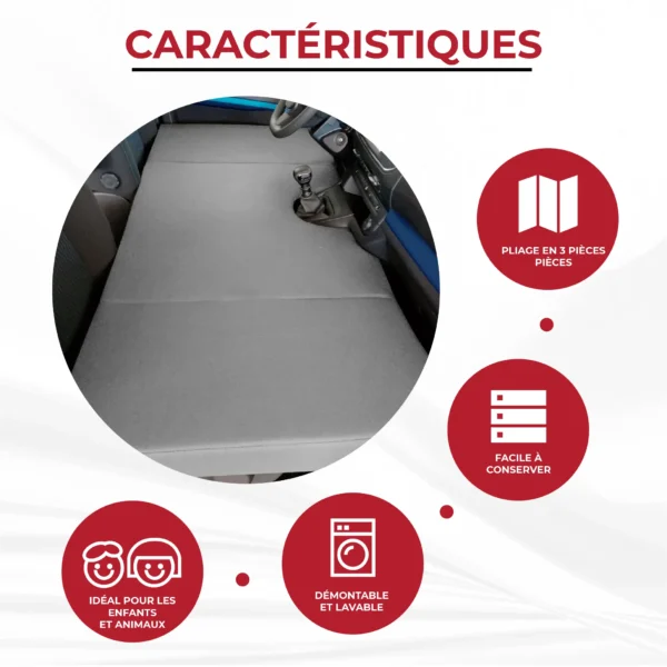 Vue du lit cabine monté dans la cabine avant d’un Opel Zafira