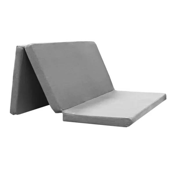 Matelas pliable pour camping-car installé à l’arrière d’un VW Caddy, parfait pour Renault Kangoo, Berlingo et autres vans compacts.